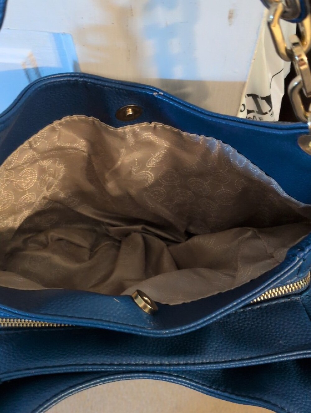 Michael Kors Royal Blue Pebbled Leather Shoulder Bag with Gold Hardware - Picture 4 of 8
